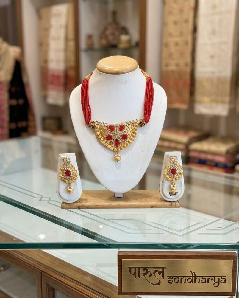Red Beaded Kundan Crescent Moon Choker Necklace with Drop Earrings