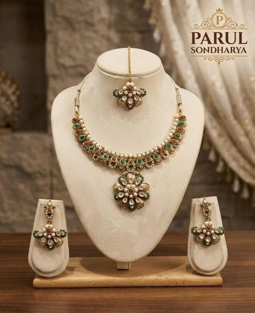 Multicolor Kundan Flower Choker Necklace Set with Maang Tikka & Earrings