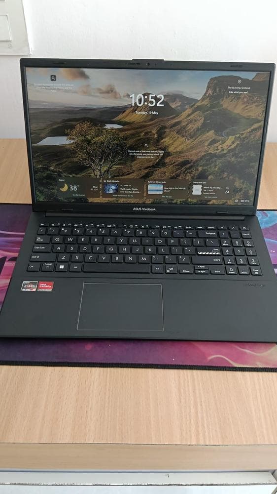 Asus Vivobook Ryzen 5 7520U